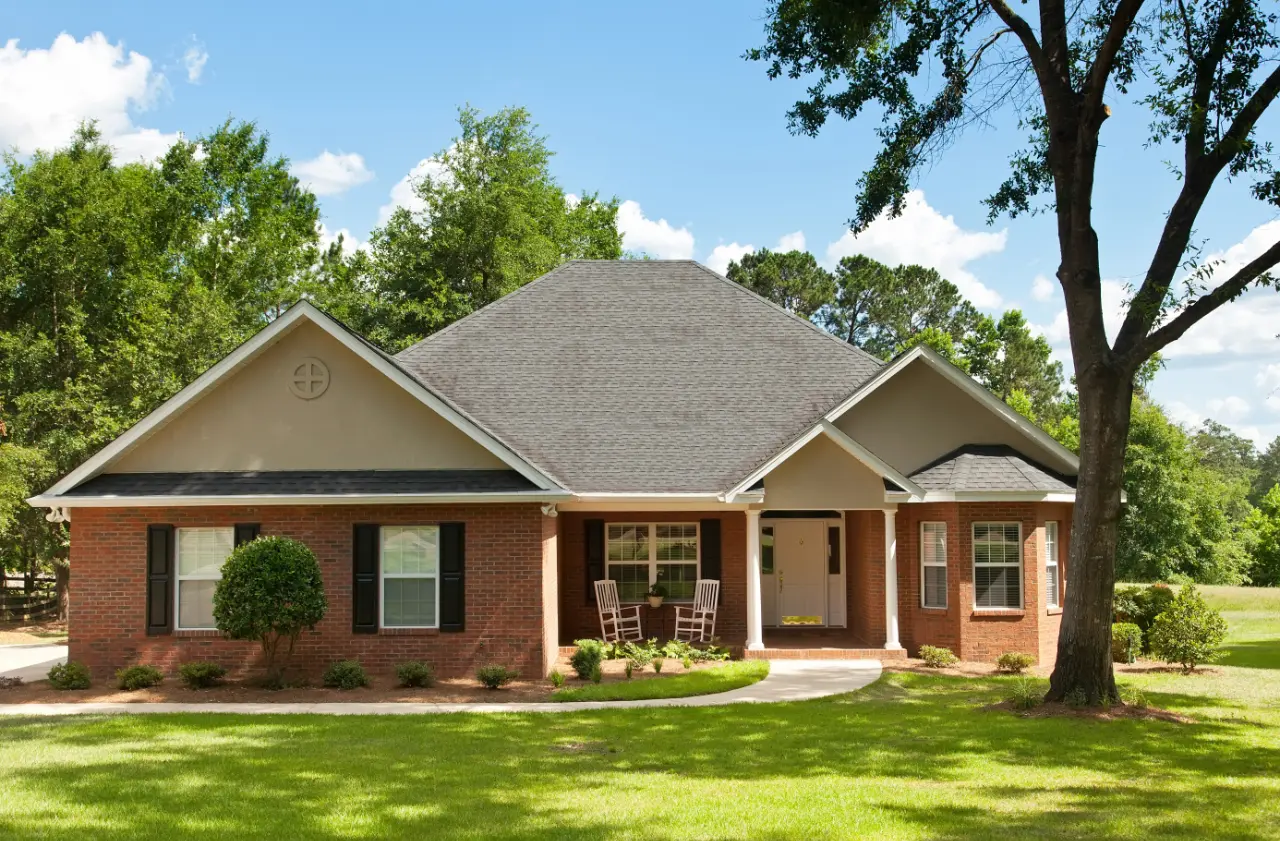Roofing contractor in Roscoe, IL
